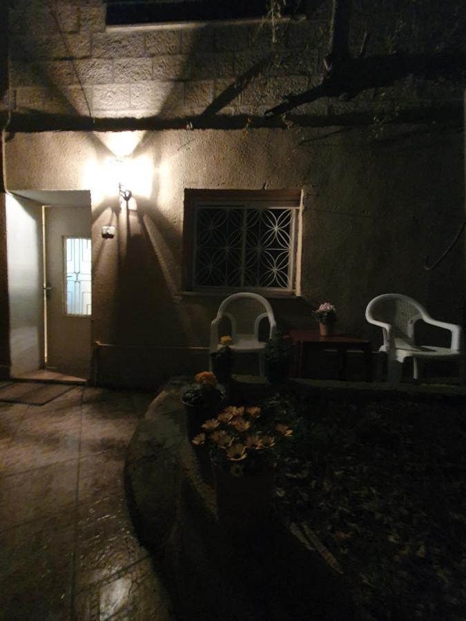 The Oaks Hotel Madaba Exterior photo